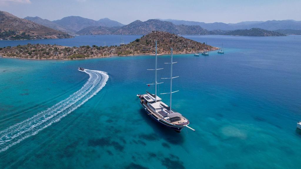 Babacan <Br> Luxury Ketch with AC - Meridian Travel & Yachting